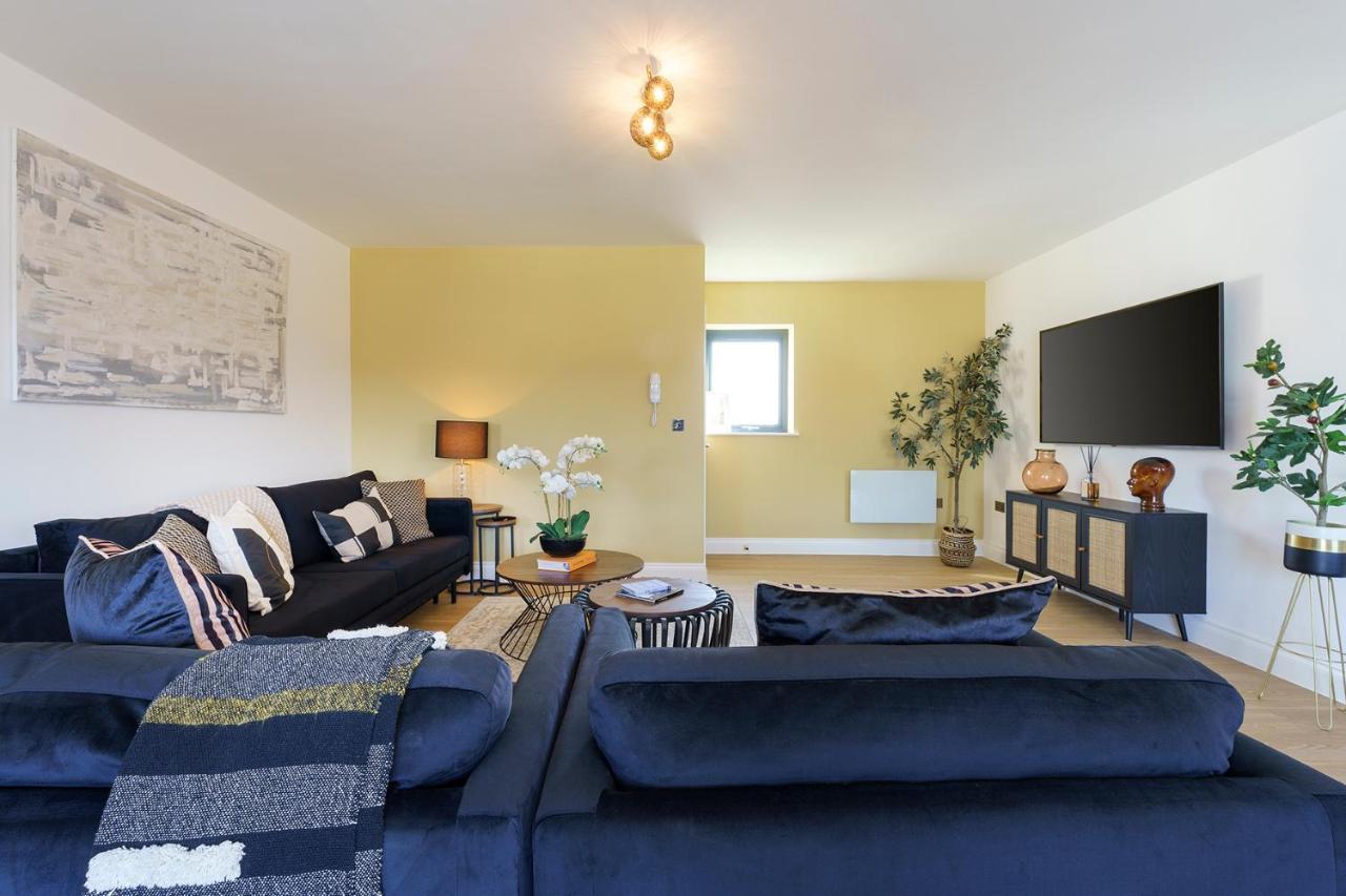 Alba - 2 Bedroom Luxury Apartment By Mint Stays บริสตอล ภายนอก รูปภาพ